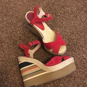 Anthropologie red wedges